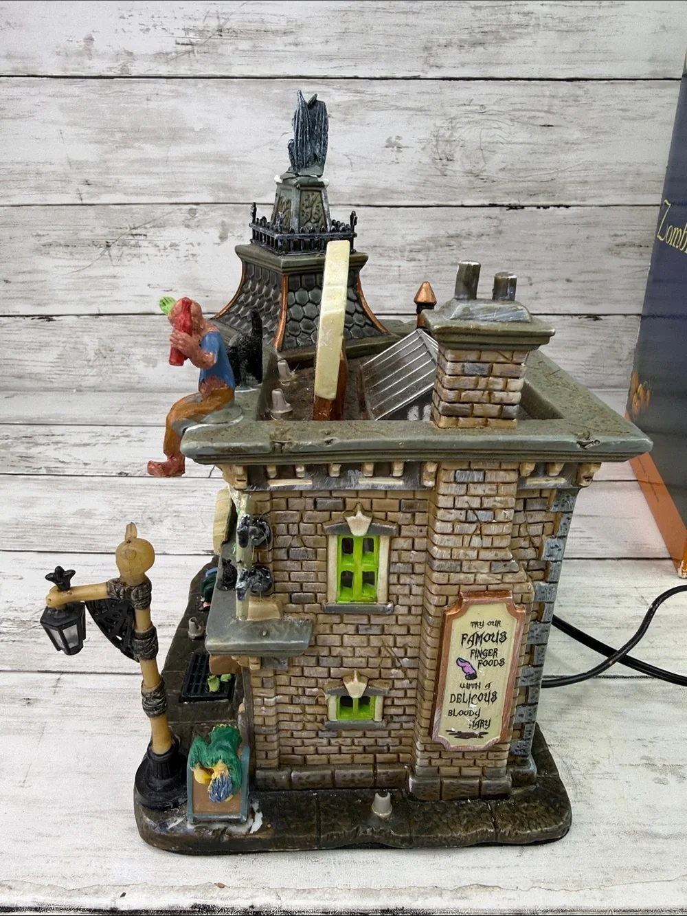 Lemax Spooky Town Halloween Zombie's Cafe Building & Box 65346 Zombie Cafe READ